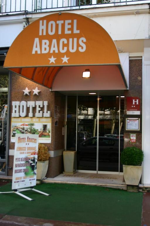 Abacus Hotel Роаян Екстериор снимка