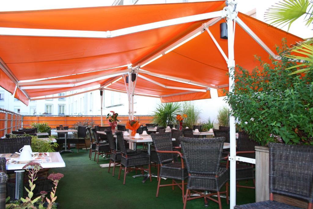 Abacus Hotel Роаян Екстериор снимка