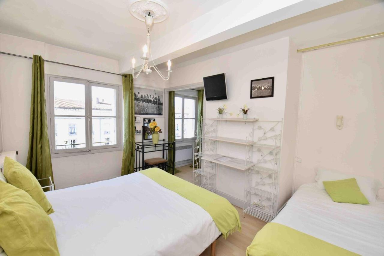 Abacus Hotel Роаян Екстериор снимка